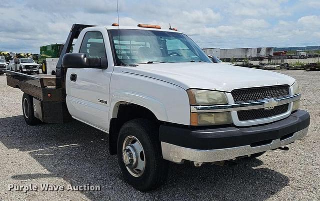 Image of Chevrolet 3500 equipment image 2