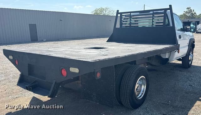 Image of Chevrolet 3500 equipment image 4