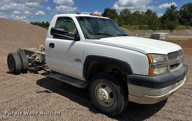 Image of Chevrolet 3500 equipment image 2