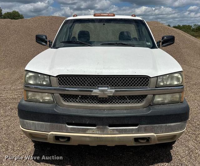 Image of Chevrolet 3500 equipment image 1