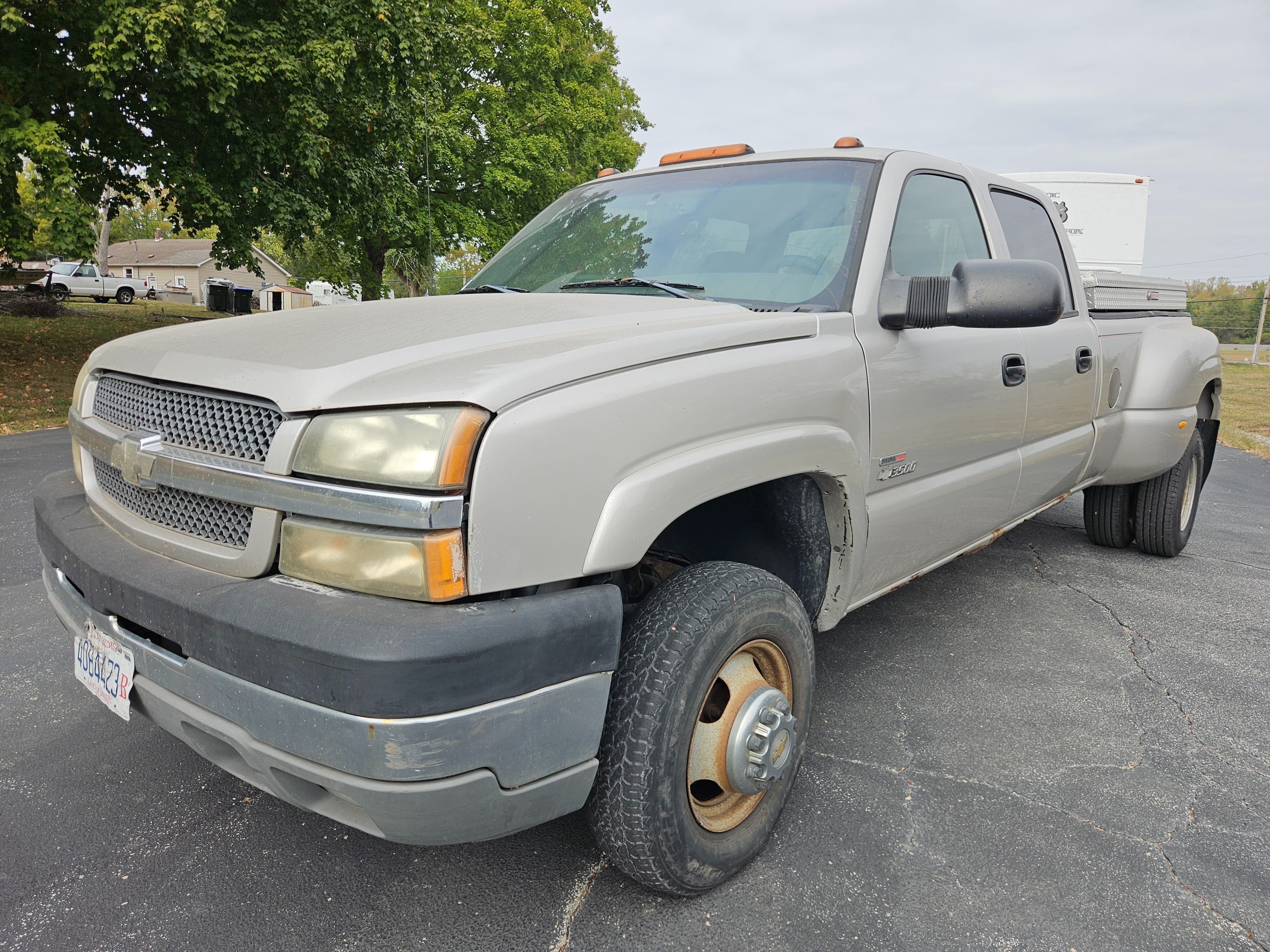 2004 Chevrolet 3500 Equipment Image0