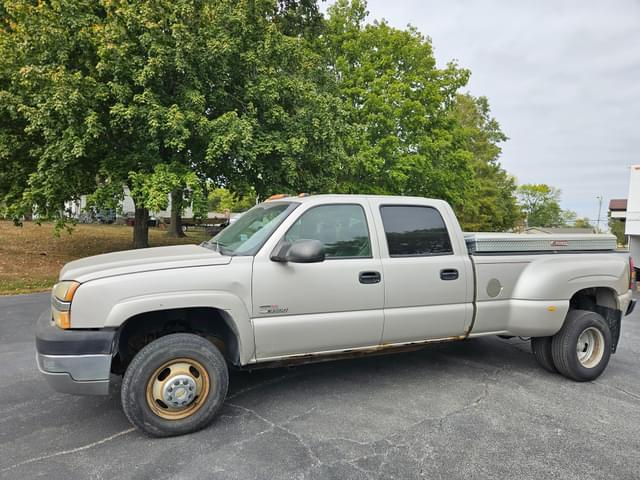Image of Chevrolet 3500 equipment image 3