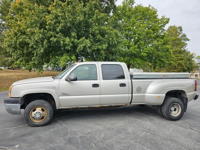 Image of Chevrolet 3500 equipment image 4