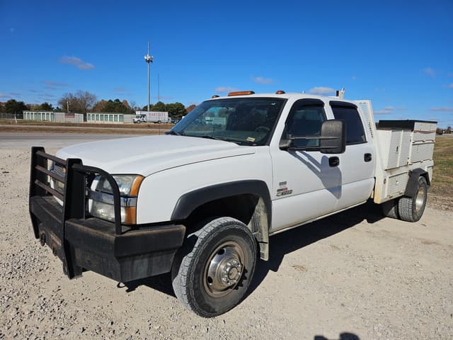 Image of Chevrolet 3500 equipment image 1