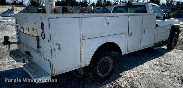 Image of Chevrolet 3500 equipment image 4