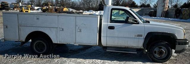 Image of Chevrolet 3500 equipment image 3