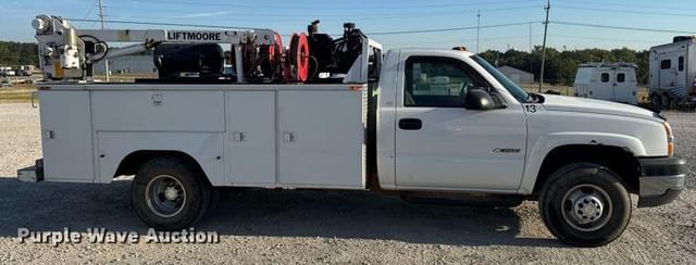 Image of Chevrolet 3500 equipment image 3