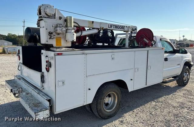 Image of Chevrolet 3500 equipment image 4