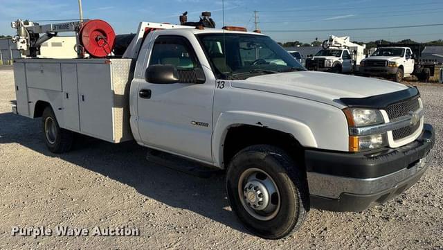 Image of Chevrolet 3500 equipment image 2