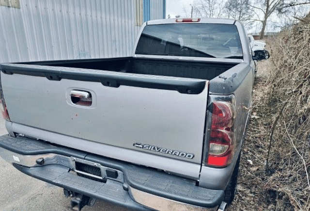 Image of Chevrolet Silverado equipment image 2