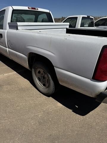Image of Chevrolet Silverado equipment image 4