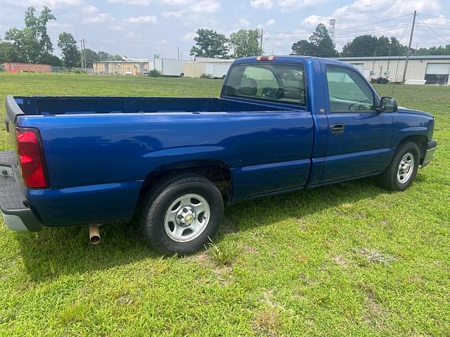 Image of Chevrolet Silverado equipment image 4