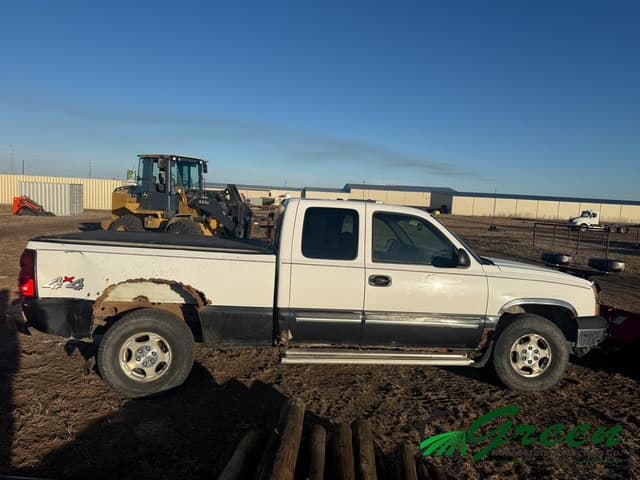 Image of Chevrolet Silverado equipment image 4