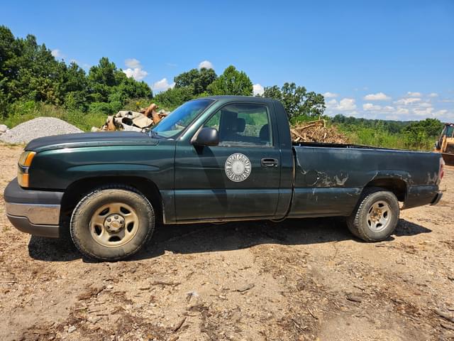 Image of Chevrolet Silverado equipment image 3