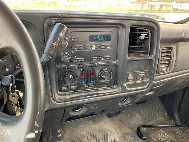 Thumbnail image Chevrolet 3500 37