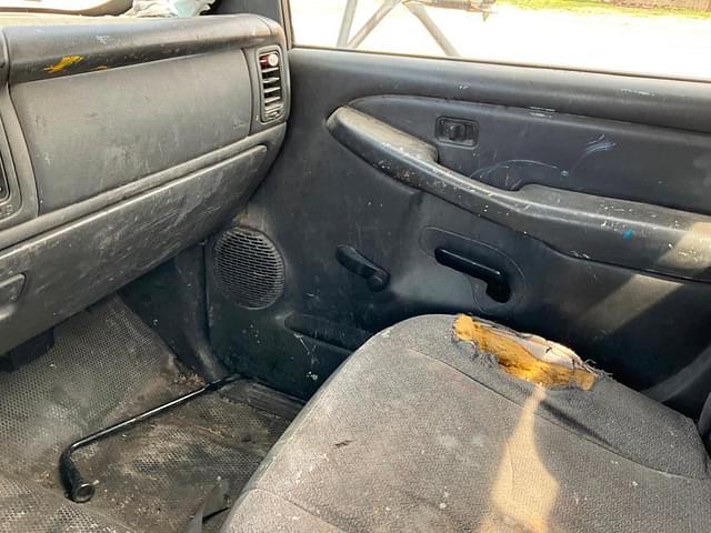 Thumbnail image Chevrolet 3500 38