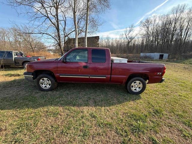 Image of Chevrolet Silverado equipment image 1