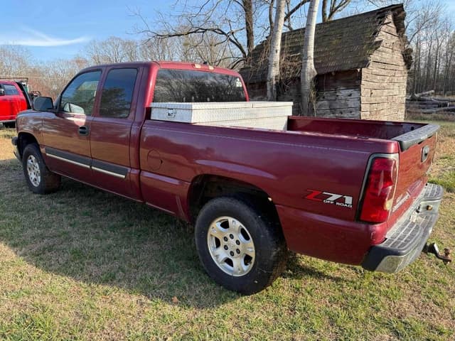 Image of Chevrolet Silverado equipment image 2