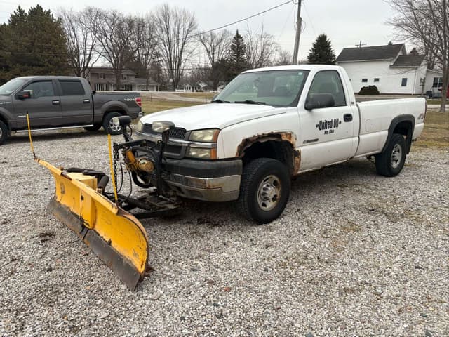 Image of Chevrolet 2500HD equipment image 3