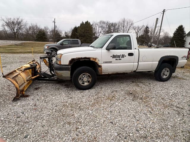 Image of Chevrolet 2500HD equipment image 4