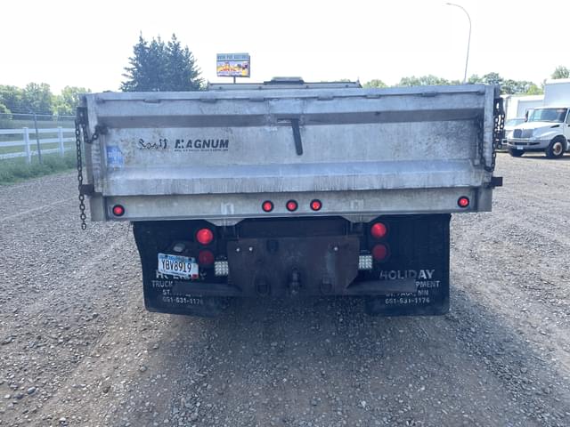 Image of Chevrolet Silverado equipment image 3