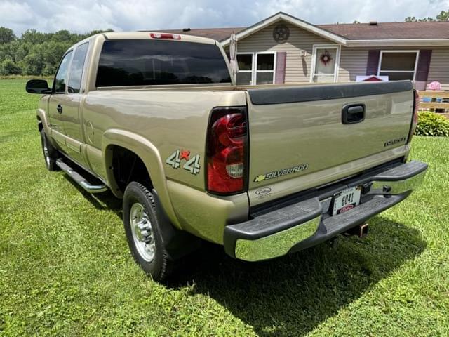 Image of Chevrolet 2500HD equipment image 1