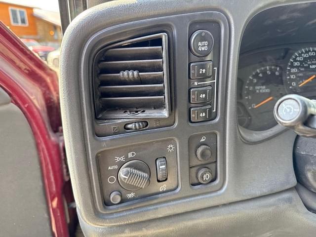 Image of Chevrolet Z71 equipment image 3
