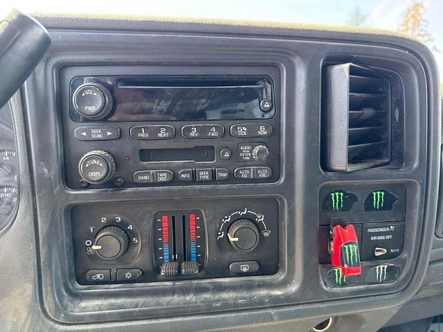 Image of Chevrolet Z71 equipment image 4