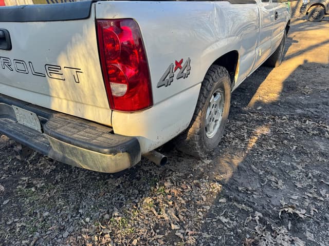 Image of Chevrolet 1500 equipment image 3