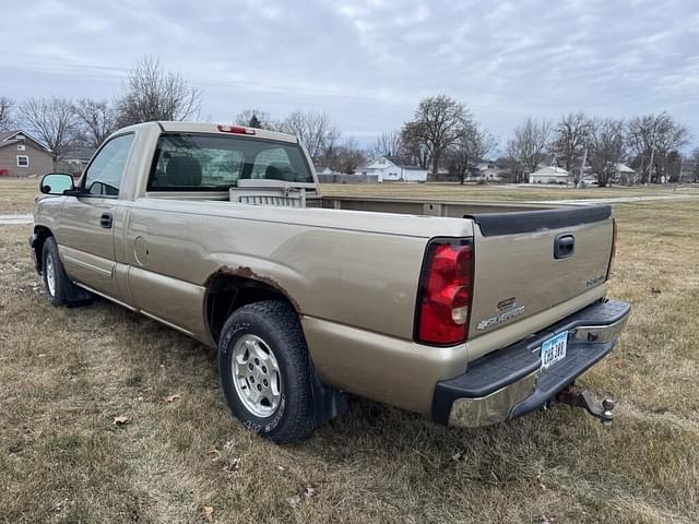 Image of Chevrolet 1500 equipment image 4