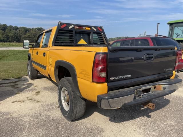 Image of Chevrolet 2500HD equipment image 4