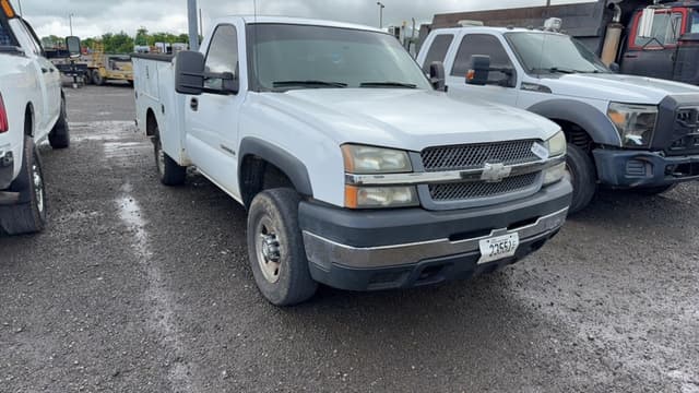 Image of Chevrolet 2500HD equipment image 2