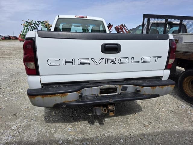 Image of Chevrolet 2500 equipment image 4