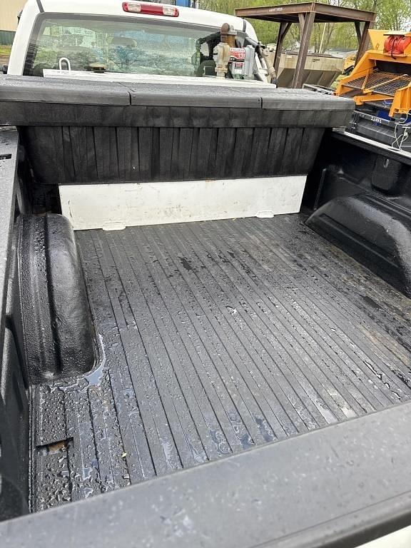 Image of Chevrolet 2500HD equipment image 4