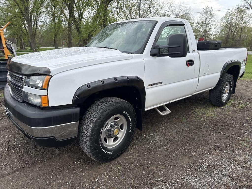 Image of Chevrolet 2500HD Primary image