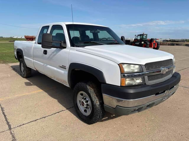 Image of Chevrolet 2500HD equipment image 1