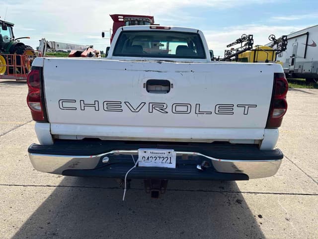 Image of Chevrolet 2500HD equipment image 4