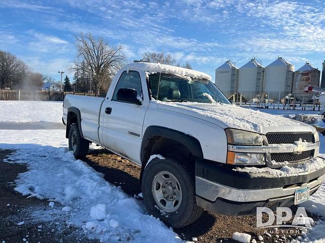 Image of Chevrolet 2500HD equipment image 4