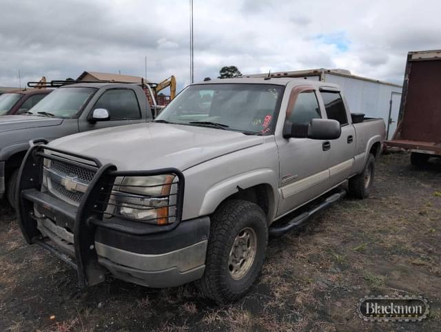Image of Chevrolet 2500HD equipment image 1