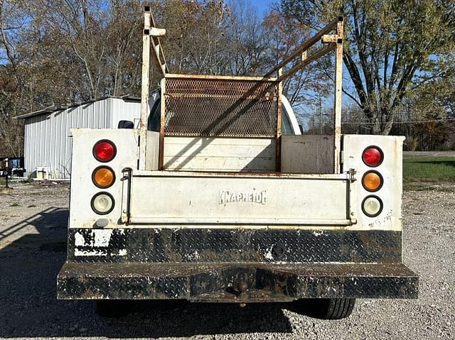 Image of Chevrolet 2500HD equipment image 1