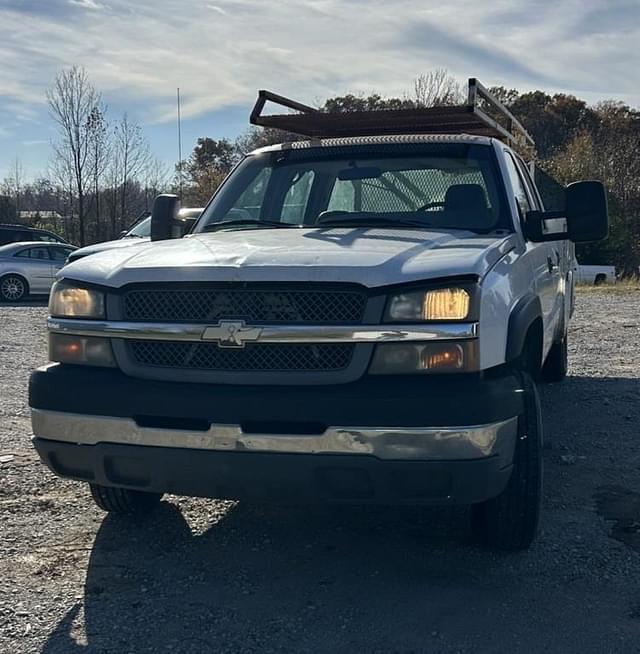 Image of Chevrolet 2500HD equipment image 3