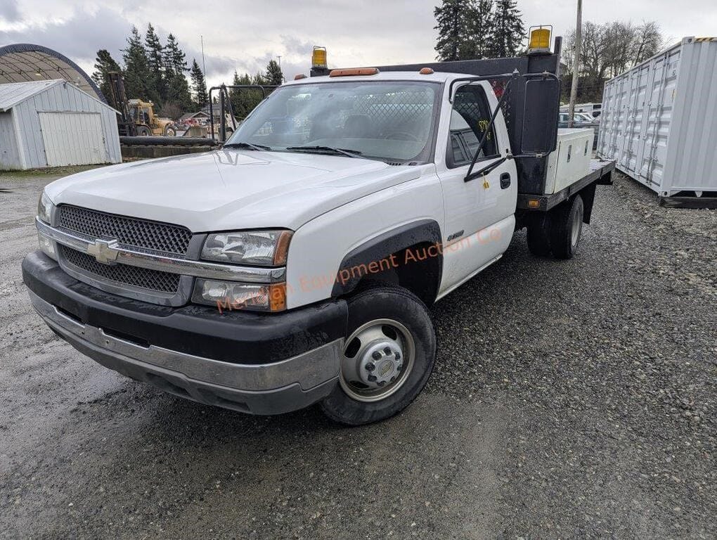 2004 Chevrolet 3500 Equipment Image0