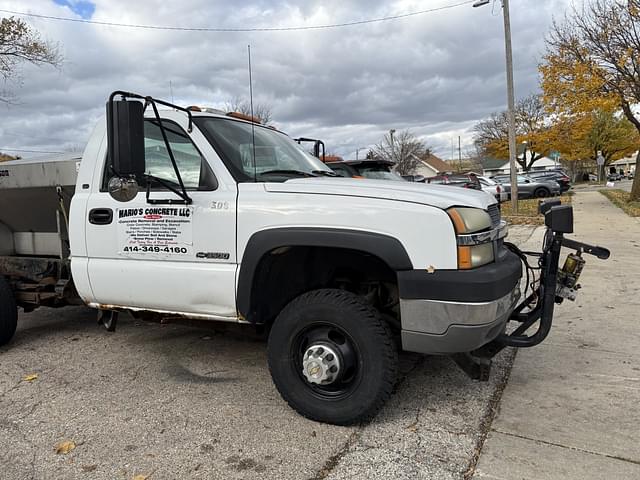 Image of Chevrolet 3500 equipment image 3