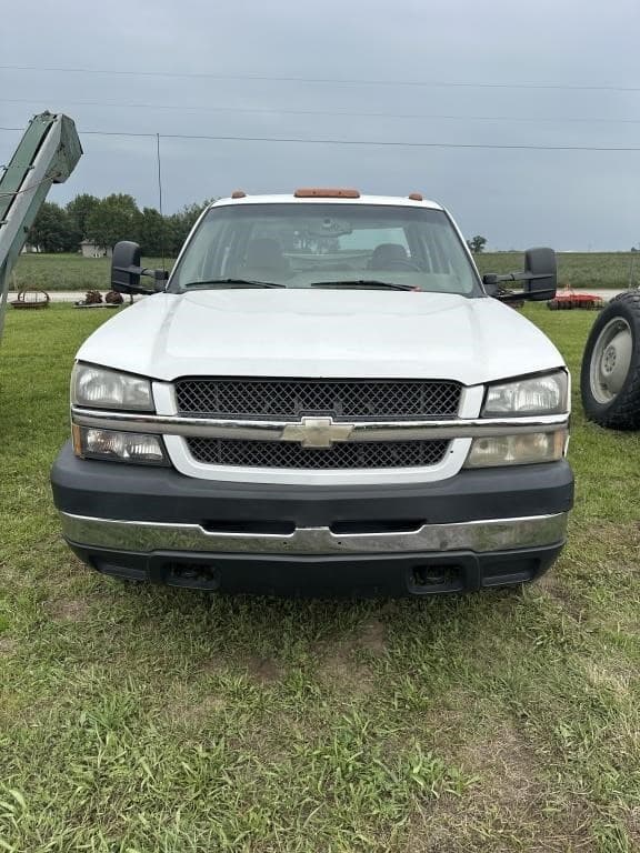 Image of Chevrolet 3500 equipment image 1