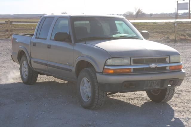 Image of Chevrolet S10 equipment image 2