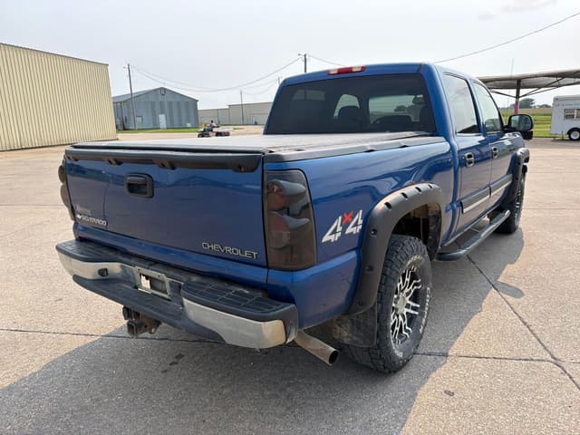 Image of Chevrolet 1500 equipment image 3