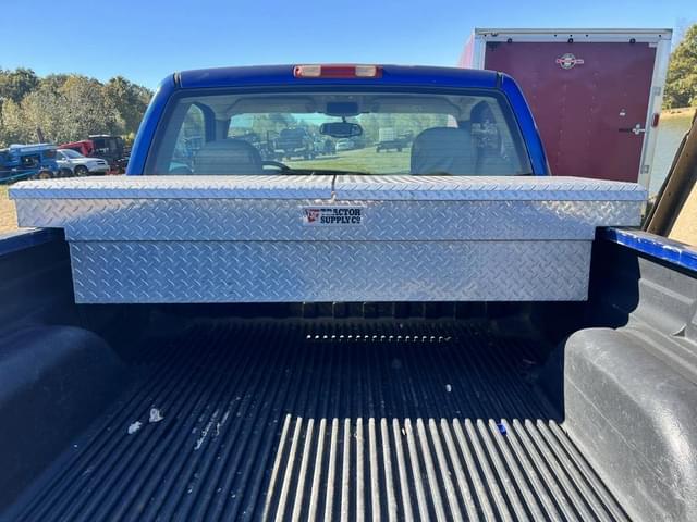 Image of Chevrolet 1500 equipment image 3