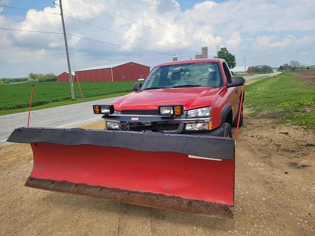 Image of Chevrolet 2500HD equipment image 2