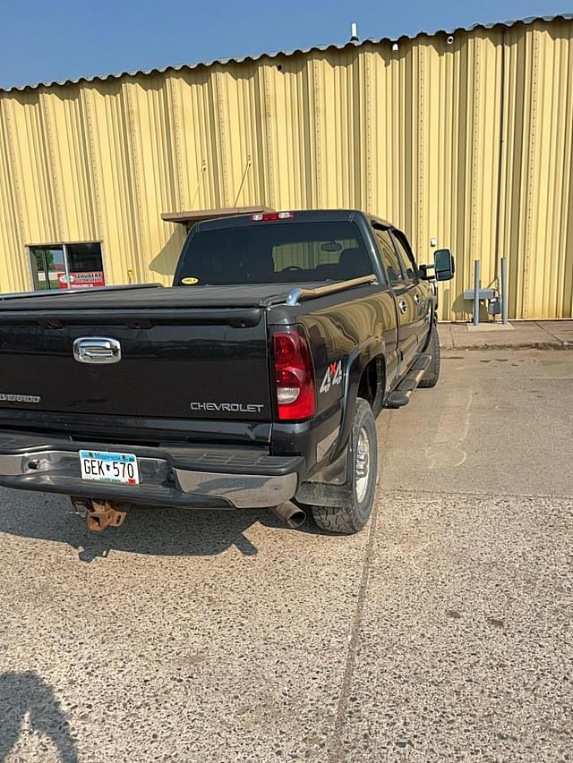 Image of Chevrolet 2500 equipment image 3