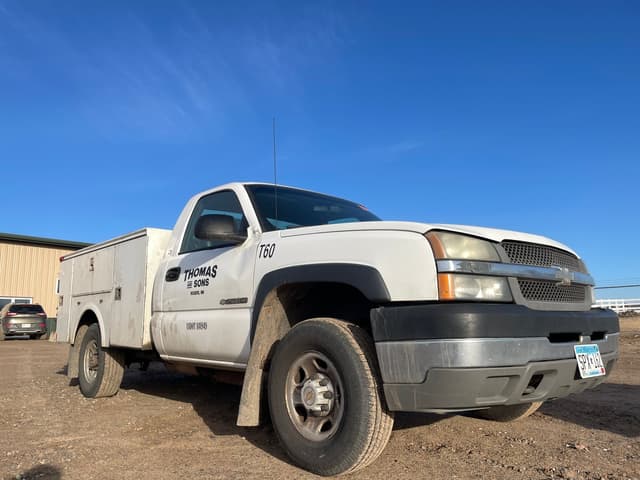 Image of Chevrolet 2500 equipment image 3